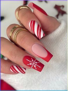 The best candy cane nails ever! Sharing super cute candy cane Christmas nail designs to get you in the festive mood! Square Nails Ideas Christmas, X Mas Nails Design, Nails Aesthetic Christmas, Trendy Christmas Nails 2023, Red Holiday Nails Acrylic, Ballet Nails