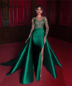 Emerald Prom Dress, Emerald Green Formal Dress, Green Formal Dress, Sukienki Maksi, Red Green Dress, Celebrity Style Dresses, Split Prom Dresses, Green Formal Dresses, Satin Evening Gown