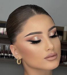 Glam Makeup For White Dress, Boujee Makeup Looks, Prom Make Up For Brown Eyes, Makeup Elegante, Engagement Makeup Look