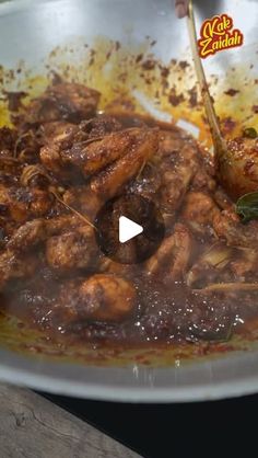 Zaidah Ibrahim on Instagram: "Ayam Kicap Merah 
#jommasakngankakzaidah ep899 
 
1 ekor ayam 
10 tangkai cili kering - dikisar 
8 tangkai cili merah 
2 biji bawang besar 
6 ulas bawang putih 
½ inci halia 
1 potong serai 

3 sm sos tomato 
3 sm tomato puree 
3 sm kicap manis 
6 helai daun limau 
2 batang serai – diketuk 
1 sm kicap cair 
1 sm sos tiram 
 
Selamat mencuba! ❤️"