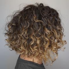 Short Curls, Short Curly Hair, Curly Hairstyles, Short Bob Hairstyles, Blonde Highlights