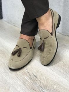 Tassel Suede Leather Cream Loafers – brabion Cream Loafers, Mens Loafers Shoes, Suede Leather Shoes, Best Shoes For Men, Loafers Online, Suede Loafers, Green Shoes, Shoes Color, Boots And Sneakers