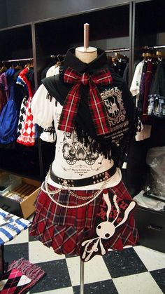 Kei Fashion, Casual Cosplay, Emo Outfits, Punk Outfits, Alt Fashion, Emo Fashion, Grunge Goth