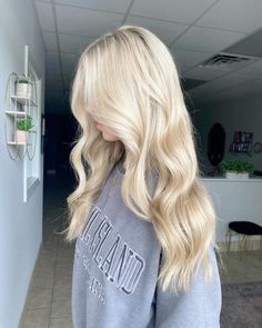 Blonde hair inspo! Redken shades! #blonde #highlights #hairinspo #blondeinspo Barbie Blonde Hair Highlights, Blonde Hair With Highlights Platinum, Really Light Blonde Hair, Christmas Blonde Hair, Vanilla Blonde Hair Highlights, Platinum Strawberry Blonde, Utah Blonde, Light Blonde Highlights On Blonde Hair, Heavy Highlights Blonde