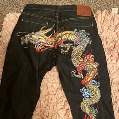 Dragon Print Jeans, Cool Jeans Design, Evisu Jeans, Jeans Design, Blue Jean Outfits, Dope Fits, Custom Jeans