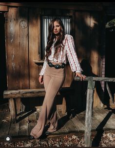 Satin Skirt Outfit Western, Western Buissnes Attire, Business Western Outfits Women, Business Cowgirl Outfits, Western Suits Women, Cowgirl Office Outfit