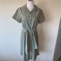 Isaac Mizrahi For Target Dress Collared Fit N Flare Shirt Dress Size 8. Shipped With Usps Priority Mail. Pit To Pit 18 In. Length 40 In. Waist Flat 15 In. G54 Collared Cotton Belted Dress, Cotton Collared Belted Dress, Belted Cotton Collared Dress, Fitted Collared Neckline Shirt Dress For Summer, Knee-length Cotton Shirt Dress With Tie Waist, Collared Cotton Shirt Dress With Tie Waist, Cotton Collared Shirt Dress With Tie Waist, Fitted Cotton Shirt Dress With Tie Waist, Fitted Collared Dress With Tie Waist