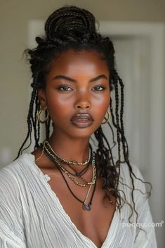 Boho Knotless Braids: Discover Trendy Bohemian Hairstyles - Puqqu Chic Style Inspiration, Women Faces, Beautiful Braids, Braid In Hair Extensions