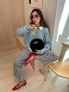 Gingham Pants Outfit Winter, Black Gingham Pants Outfit, Checkered Pants Outfit, Loose Knit Jumper, Casual Knitwear, Tall Fashion, Business Casual Outfits For Women, Fashionista Style, Trendy Fall Outfits