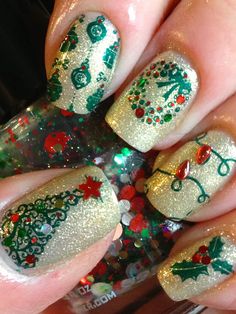 Digit-al Dozen Does Red, Gold and Green; Day 1 - Canadian Nail Fanatic Nail Art Noel, Christmas Nail Art Easy, Unghie Nail Art, Christmas Nails Easy, Cute Christmas Nails, Christmas Nail Art Designs, Holiday Nail Art, Christmas Nails Acrylic, Thanksgiving Nails