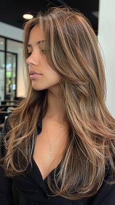 From Light Brown To Blonde Hair, Natural Look Hair Color, Blonde To Brown Hair Color, Haircuts For Light Brown Hair, Blended Light Brown Hair, Hair Inspo Brown And Blonde, Highlights Brown Hair Sunkissed, Long Brown Blonde Hair, Makeup Looks Brown Hair