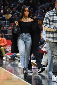 Maximalist Thick Fit Body Goals Curvy, Dreamville Festival Outfits, Sultry Outfit, Denim Boots Outfit, Bar Outfit Night, Best Fall Outfits, Looks Jeans, Billie Jean, Kelly Rowland