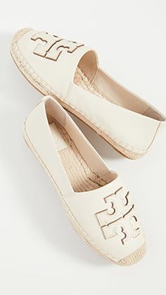 Espadrilles Flats Outfit, Buy 2022, Shoes Wishlist, Kiss Outfits, Shoe Wishlist, Platform Espadrilles, Shoes Collection