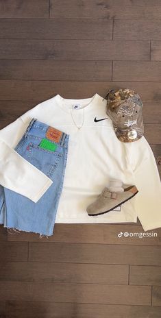 Denim And Beige Outfits, White Boy Outfit Aesthetic, White Boy Outfit, Calm Luh Fit, Hype Clothing Boys, Calm Fits, Hype Clothing, Street Style Outfits Men