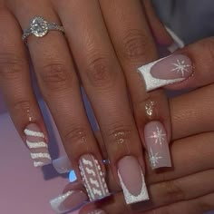 Ongles Bling Bling, Unghie Sfumate, Candy Cane Nails, Christmas Gel Nails, French Tip Acrylic Nails, French Acrylic Nails, Short Square Acrylic Nails