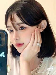 Anime Tomboy, Ulzzang Short Hair, Circle Face, Korean Short Hair, Fotografi Digital, Korean Eye Makeup, Cute Korean Girl, Shot Hair Styles, Korean Girl Fashion