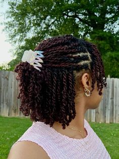 Box Twist Hairstyles, Half Braids Half Twist Natural Hair, Twists For Short Natural Hair, Easy Black Hairstyles Natural Short, How To Style Short Twists Natural Hair, Natural Hair Twists For Short Hair, Mini Twists With Headband, Short Braided Natural Hairstyles, Fulani Mini Twists Natural Hair