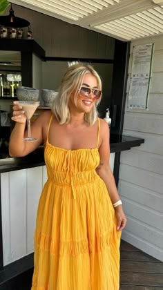 Curvy Outfits Summer, Outfit For Beach, Outfit Ideas Midsize, Mexico Vacation Outfits, Cancun Outfits, Thailand Outfit, Tropical Vacation Outfits, Holiday Outfits Summer, Outfit Inspo Spring