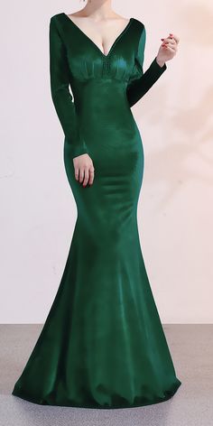 Black Evening Maxi Dress, Green Gowns, Classy Maxi Dress, Black Maxi Evening Dress, Maxi Dress With Long Sleeves, Evening Maxi Dress, Dress With Sleeves, Feminine Women, Gowns Prom