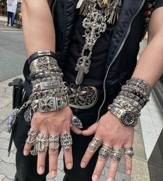 chrome hearts combo rings and bracelet heay bracelet rolex Chrome Hearts Jewelry, Chrome Hearts Ring, Dope Jewelry, Funky Jewelry, Jewelry Lookbook, Grunge Style, Chrome Hearts, Gothic Jewelry, Dream Jewelry