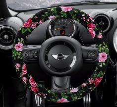 the steering wheel cover has an abstract design