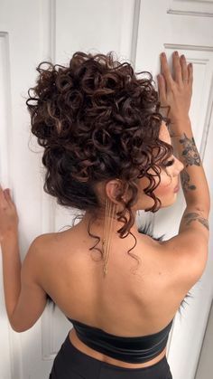 Hairstyles For Wedding Black Women, Wedding Black Women, Curly Hairstyles For Wedding, Curly Hair Updo Wedding, Classic Chignon, Curly Bridal Hair, Curly Hair Up, Hair Removal Wax, Curled Updo