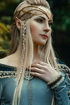 Weiblicher Elf, Cosplay Elf, Elven Queen, Medieval Hairstyles, Elf Cosplay, Female Elf, High Elf, Elf Costume, Fantasy Photography