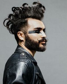 Maquillaje de Halloween para hombres - ideas de miedo para él #payaso #calavera #cara #terrorífico #disfraz #disfraces #tutoriales #maquillajeartístico #halloweencostumes #dramático #saw #men'sbeauty #men's #beauty #shoot Dark Waves, Halloween Hombre, Metal Makeup, Fantasy Make-up, Rock Makeup, Drag Make-up, Ultra Beauty, Kylie Lips, Chat Halloween