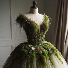 Dryad Costume, Forest Dress, Moss Dress, Nature Outfits, Moss Fashion, Hole Dress, Fairy Outfit, Garden Dress, Fantasy Gowns