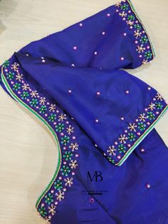 Simple Boat Neck Aari Work Blouse Designs, New Model Maggam Work Designs, Simple Neckline Maggam Works, Simple Maggam Work Neck Designs, Maggam Simple Designs, Simple Work Blouses For Pattu Sarees, Simple Arya Work Designs, Simple Blue Blouse Designs Thread Work