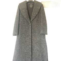 Club Monaco Dark Grey Wool Coat, Size Xs, In Very Good Condition Elegant Gray Outerwear For Fall, Elegant Gray Outerwear For Work, Chic Gray Business Outerwear, Elegant Charcoal Long Sleeve Outerwear, Charcoal Fitted Outerwear For Fall, Fitted Charcoal Outerwear For Fall, Classic Fitted Charcoal Outerwear, Tailored Gray Outerwear For Fall, Fitted Charcoal Outerwear For Winter