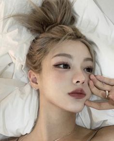 0ki0h Icons, Korean Face, Uzzlang Girl, Girls Makeup, Pretty Makeup, Just Girl Things