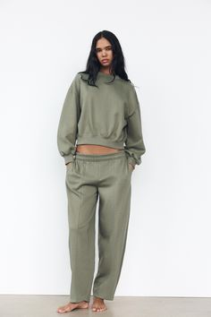 TAPERED PLUSH PANTS Postpartum Wardrobe, Plush Pants, Fall Look Book, Zara Fall, Blusas T Shirts, Trench Coat Dress, Sweatpants Outfit, Shirt Blouses Tops, Cardigan Sweater Jacket