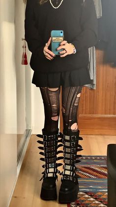 Demonia Boots Outfit, Demonia Outfit, Alt Outfits Aesthetic, Creepy Cute Fashion, Boots Goth