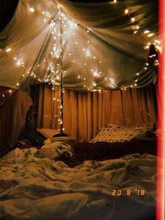 How To Set Up A Tent | Tent Camping Hacks Aesthetic Fort, Fort Aesthetic, Living Room Fort, Indoor Forts, Bed Fort, Light Academia Decor, Tenda Camping