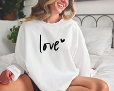 Love Sweatshirt, Valentines Day Sweatshirt, Women's Sweatshirt, Couple Sweatshirt Shirts Vinyl, Girls Tumbler, Single Shirt, Crafts Cricut, Thoughtful Gifts For Her, Love Sweatshirt, Projects To Sell, Heart Hoodie, Couples Sweatshirts