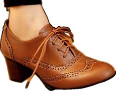 Vintage Lace-up Office Shoes For Fall, Vintage Lace-up Shoes For Office In Fall, Vintage Fall Lace-up Office Shoes, Vintage Oxfords For Office, Vintage Oxford Oxfords For Office, Retro Formal Oxfords, Vintage Oxford Lace-up Shoes For Fall, Retro Brown Lace-up Shoes With Round Toe, Brown Oxford Style Lace-up Shoes