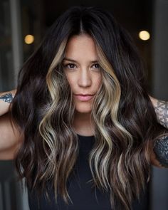 Dark Brown Hair with Butter Blonde Money Piece 2023 Dark Hair Trends For Women, Edgy Brunette Hair, Going Lighter From Dark Hair, Super Dark Brown Hair, Lighter Brown Hair Color, Dark Brown Hair Rich, Lighter Brown Hair, Highlights Underneath, Espresso Hair