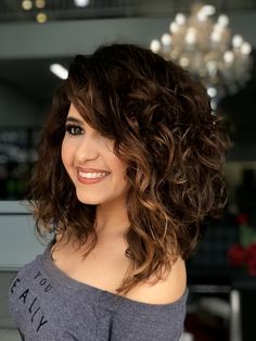 Very Long Bob With Bangs, Long Bob For Curly Hair, Curly Lob Haircut Naturally, Inverted Bob Curly Hair, Curly Hair Cuts For Round Faces, Curly Lob Haircut, Curly Inverted Bob, Curly Lob