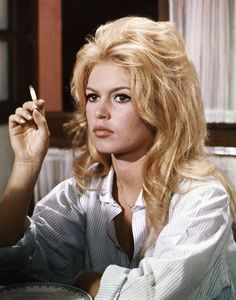 Stile Hippie Chic, Klasik Hollywood, Bridgette Bardot, Bridget Bardot, Long Blonde, Vintage Film, Long Blonde Hair, Brigitte Bardot