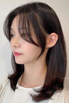 Curtain Bangs Medium Hair Layers Korean, Korean Curtains Bangs, Medium Haircut Korean Bangs, Curtain Korean Bangs, Short Haircuts Korean Style, Long Curtain Bangs Korean, Korean Short Curtain Bangs, Korean Curtain Bangs Straight Hair, Korean Style Bangs Long Hair