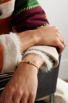 Suzanne Kalan's bracelet feels modern and minimal. Easy to wear with suiting to the office, it's been handmade in LA with slim gold links and accented by four encased black sapphire baguettes at the centre. Red Sapphire, Suzanne Kalan, White Gold Sapphire, Black Sapphire, Sapphire Bracelet, Fine Jewelry Bracelets, Latest Jewellery, Bracelet For Men, Sapphire Necklace