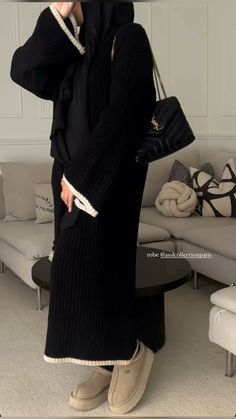 Winter Outfits Abaya, Winter Designer Outfits, Winter Abaya Outfits, Hijab Outfit Winter, Modest Hijabi Outfits