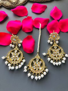 Kundan Chandbali Mang Tika Combo set/Kundan Chandbali/Kundan Mang Tika Features: 1- Base Metal Brass 2- Very high quality Kundan Stones 3- Length: Mang Tika- 7 Inches Earrings- 3.75 Inches 4- Traditional Earrings and Mang Tika Combo Set 5- Earrings come with Push Back closure Kundan Chandbali, Mang Tika, Earrings Combo, Jewelry Kundan, Chandbali Earrings, Western Earrings, Traditional Earrings, Bridal Party Proposal, Indian Earrings