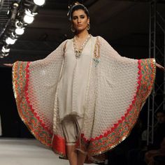 Pakistani Designer Pakistan Fashion Week, Kaftan Designs, Bear Sweater, Mode Abaya, Pakistan Fashion, Sleeves Designs For Dresses, Kurta Designs Women