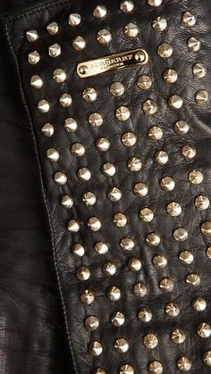 Burberry Studded Leather Gloves Untrendy Fashion, Grease Style, Luxury Gloves, Rain Hats, Gloves Diy, Rock And Roll Fashion, Burberry Shop, Diy Clutch