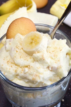 No cook banana pudding in a dessert cup topped with a nilla wafer cookie and a banana slice. Banana Pudding With Condensed Milk, Pudding With Condensed Milk, Recipe With Condensed Milk, Old Fashioned Banana Pudding, Banana Pudding Recipe, Homemade Pudding, Burlap Flower