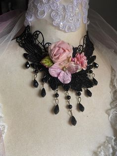 Bohemian Black Wedding Choker, Bohemian Black Choker For Wedding, Vintage Black Choker For Festival, Vintage Black Festival Choker, Handmade Black Victorian Choker, Handmade Black Wedding Choker, Handmade Black Choker For Wedding, Victorian Choker, Floral Choker