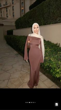 Holiday Modest Outfits, Dinner Hijabi Outfit, Holiday Fits Modest, Hijabi Dress Aesthetic, Hijabi Dinner Outfit, Hijabi Dress Outfits, Aesthetic Hijabi Dresses, Luxury Hijabi Outfits