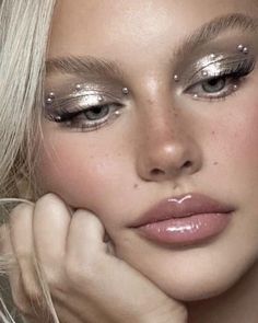 Silver Makeup Looks, 20 Makeup, Swag Makeup, Smink Inspiration, Ethereal Makeup, Pinterest Makeup, Dope Makeup, Edgy Makeup, Chapter 16